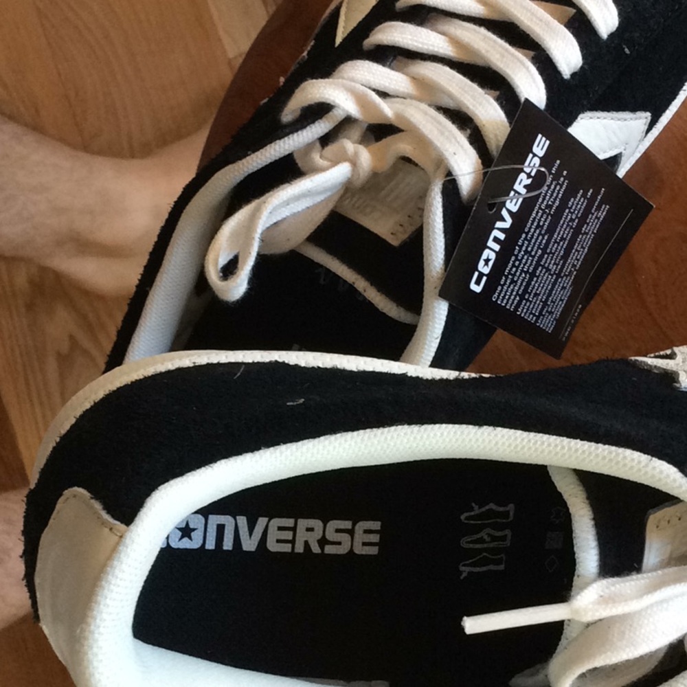 NWT unisex Converse shoes,, - Picture 5 of 8